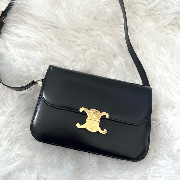 Celine Triomphe Bag - Black Medium Triomphe in Smooth Leather - Picture 2 of 15